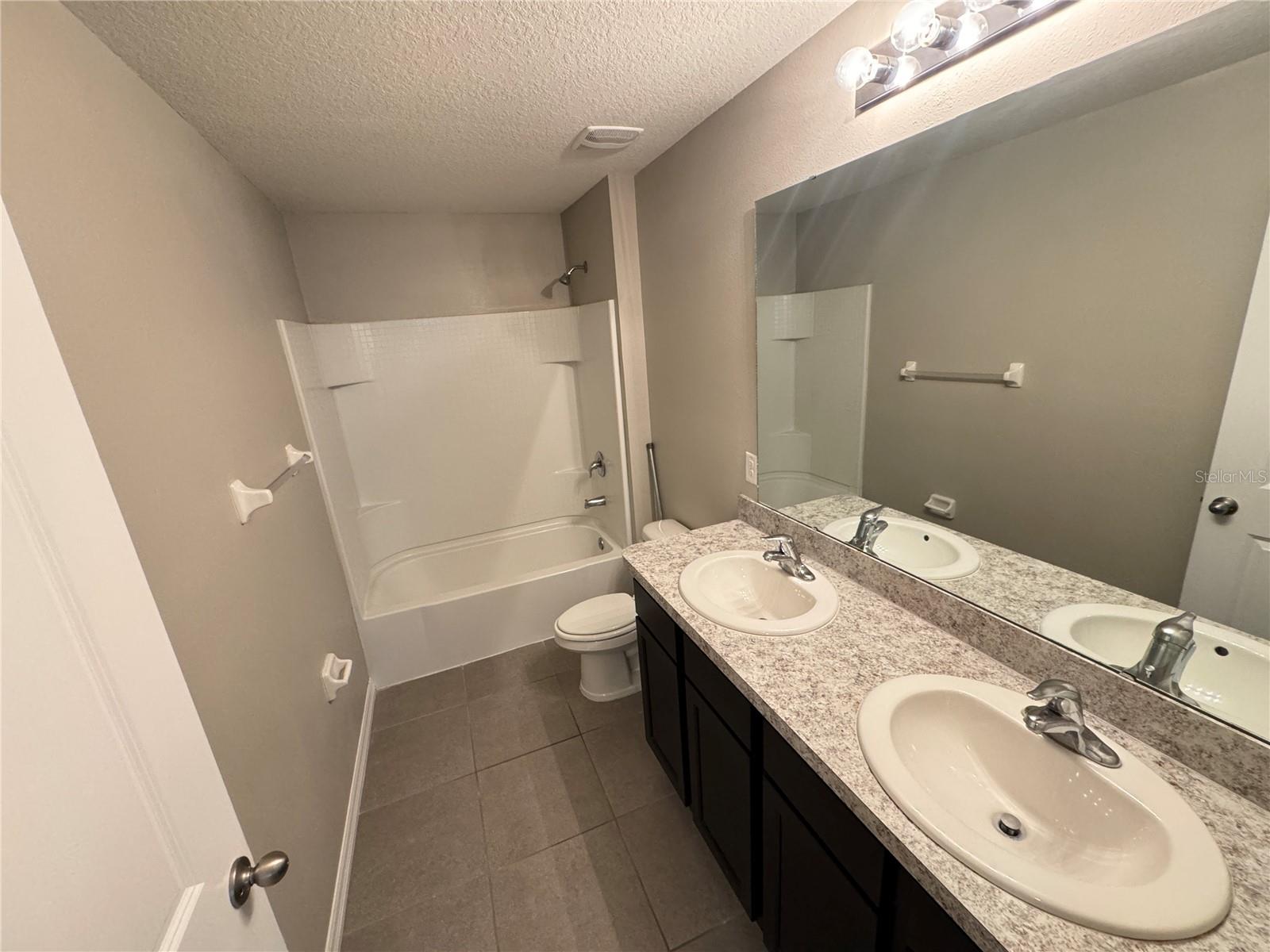 Image 35 of 41 For 1018 Ashentree Drive