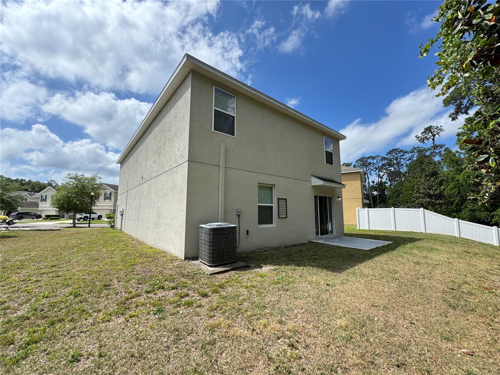 Image 5 of 41 For 1018 Ashentree Drive