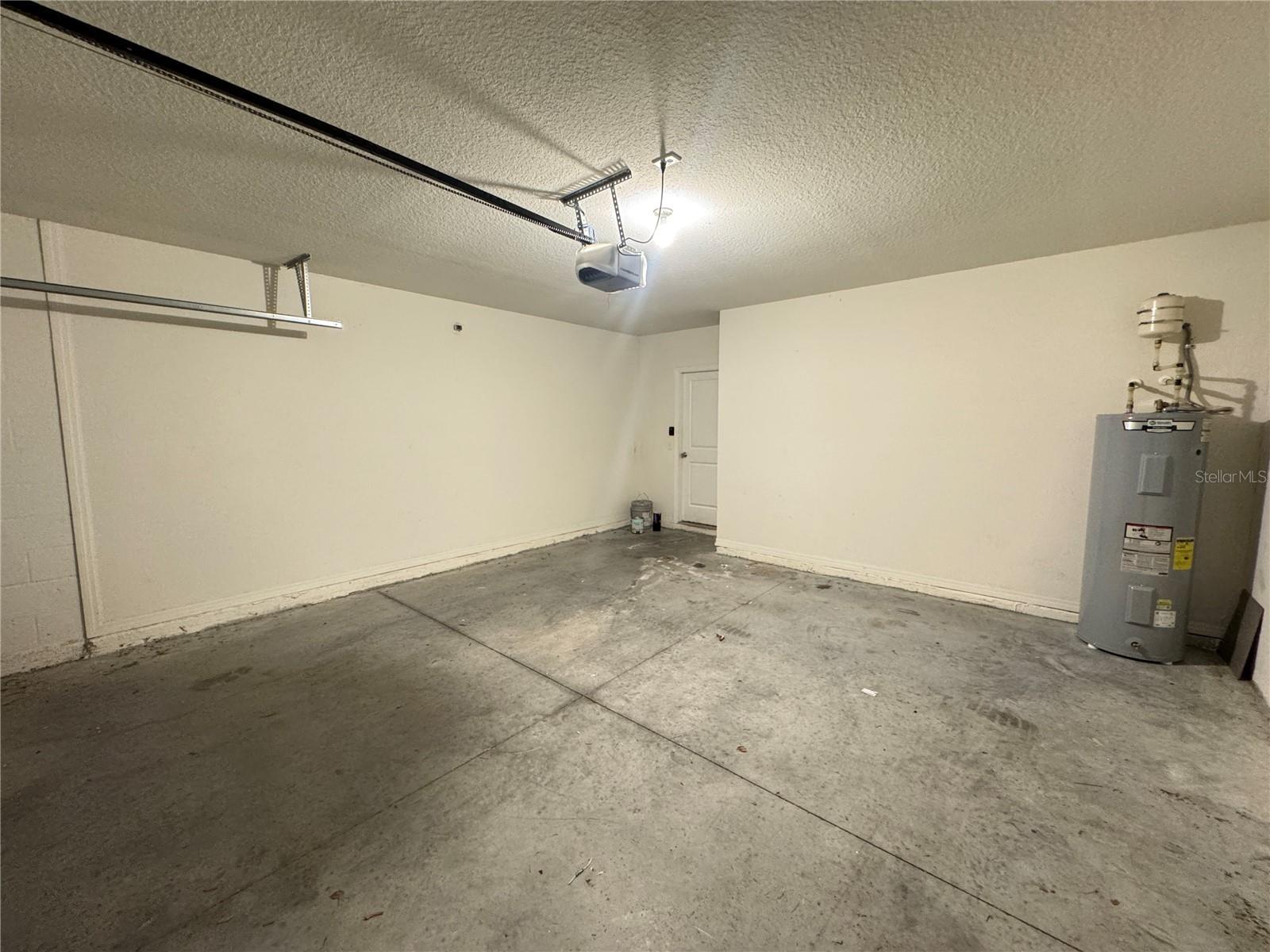 Image 7 of 41 For 1018 Ashentree Drive