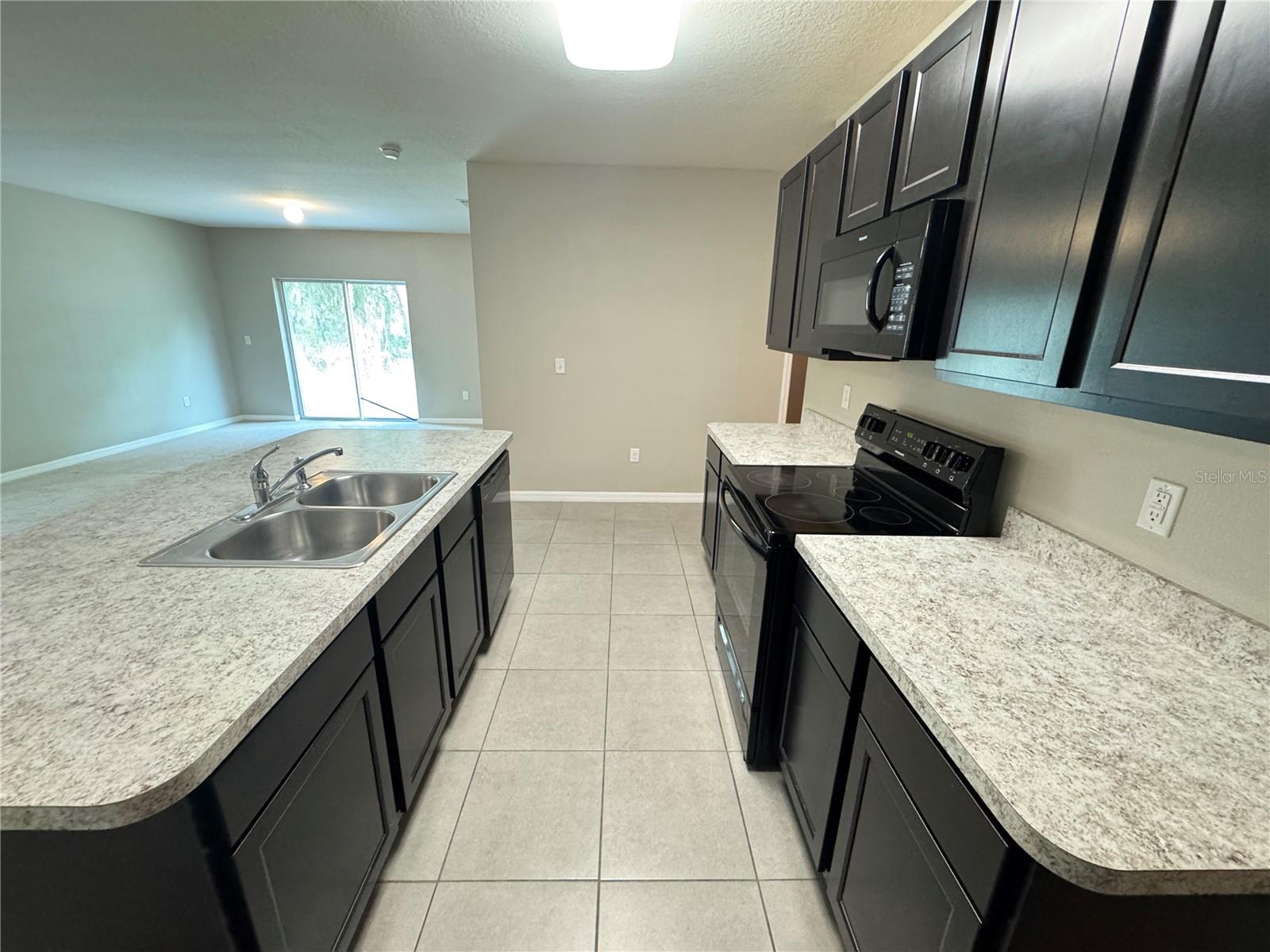 Image 8 of 41 For 1018 Ashentree Drive