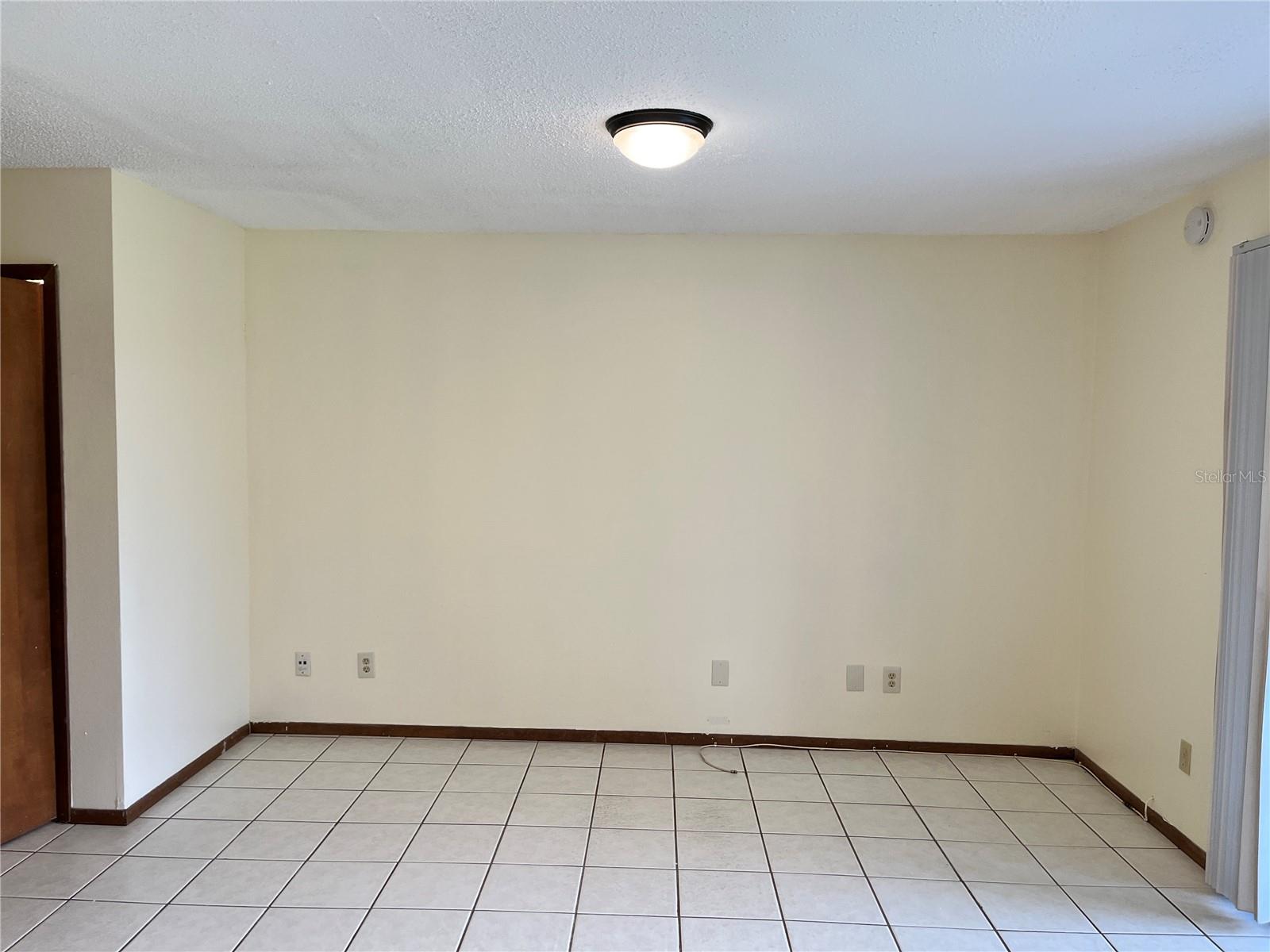 Image 4 of 24 For 2001 Waterleaf Street