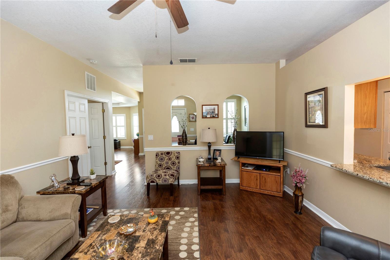 Image 11 of 34 For 825 White Birch Court
