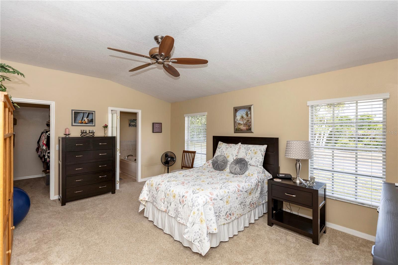 Image 13 of 34 For 825 White Birch Court