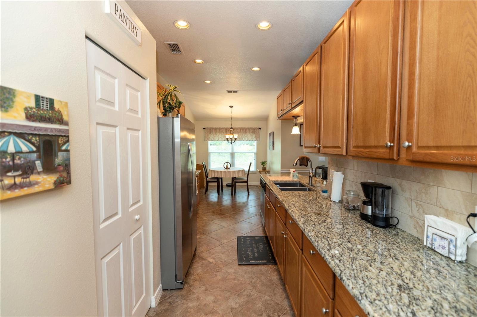 Image 20 of 34 For 825 White Birch Court