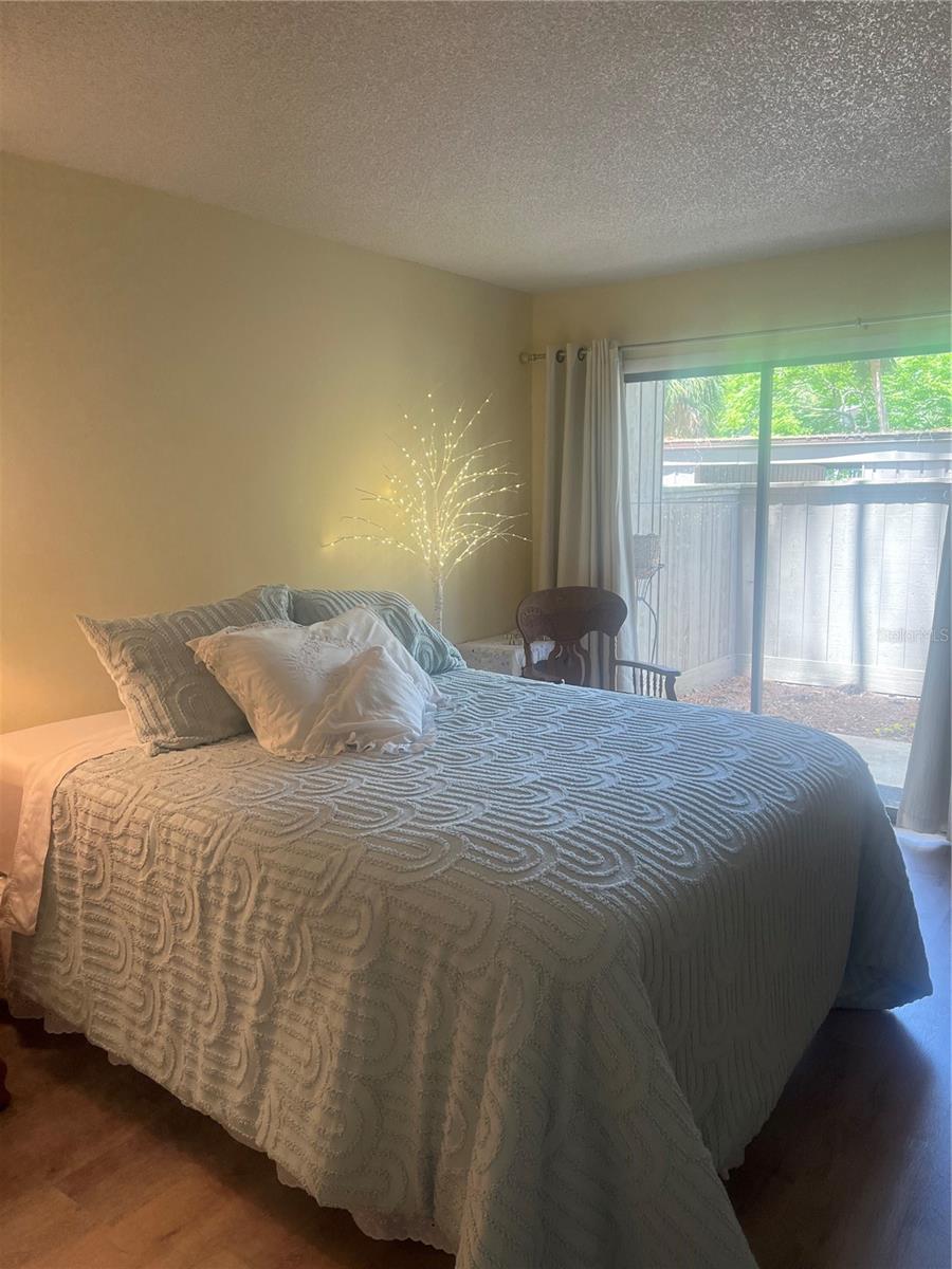 Image 18 of 43 For 112 Crown Oaks Way 112