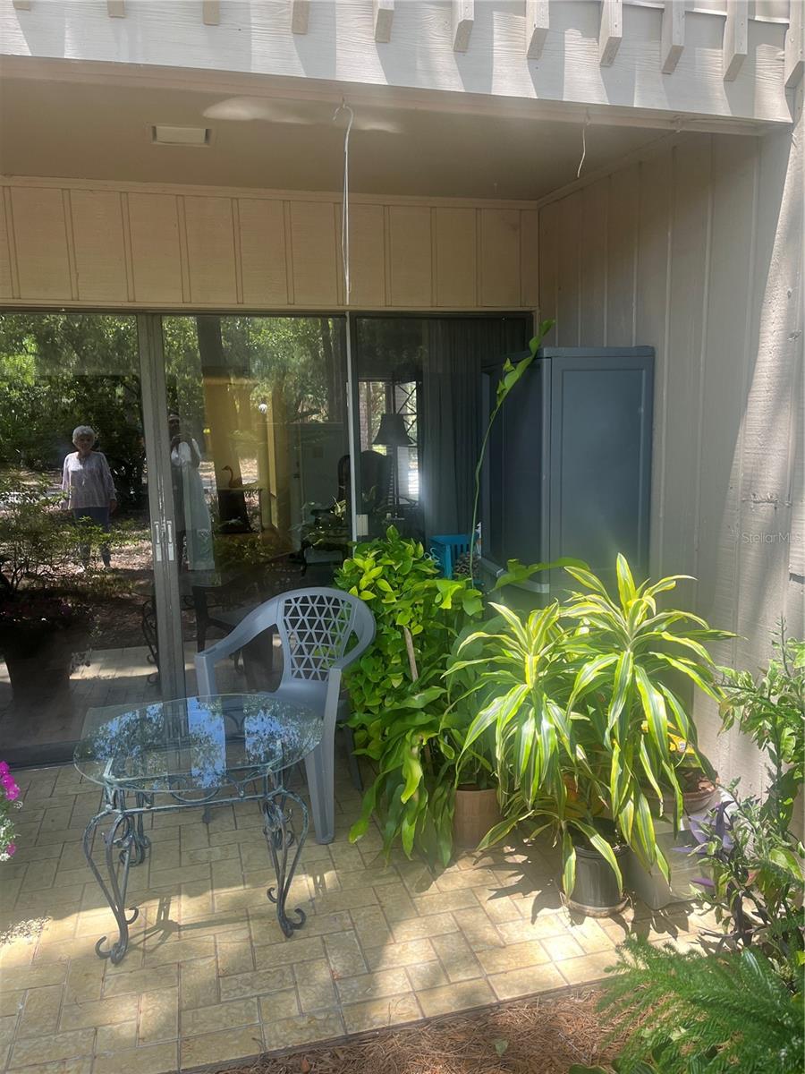 Image 2 of 43 For 112 Crown Oaks Way 112