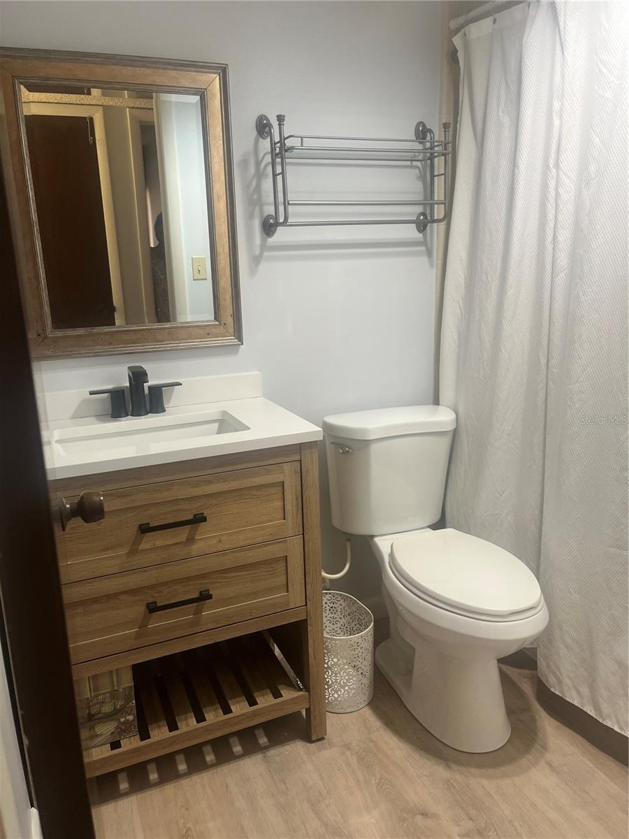 Image 23 of 43 For 112 Crown Oaks Way 112
