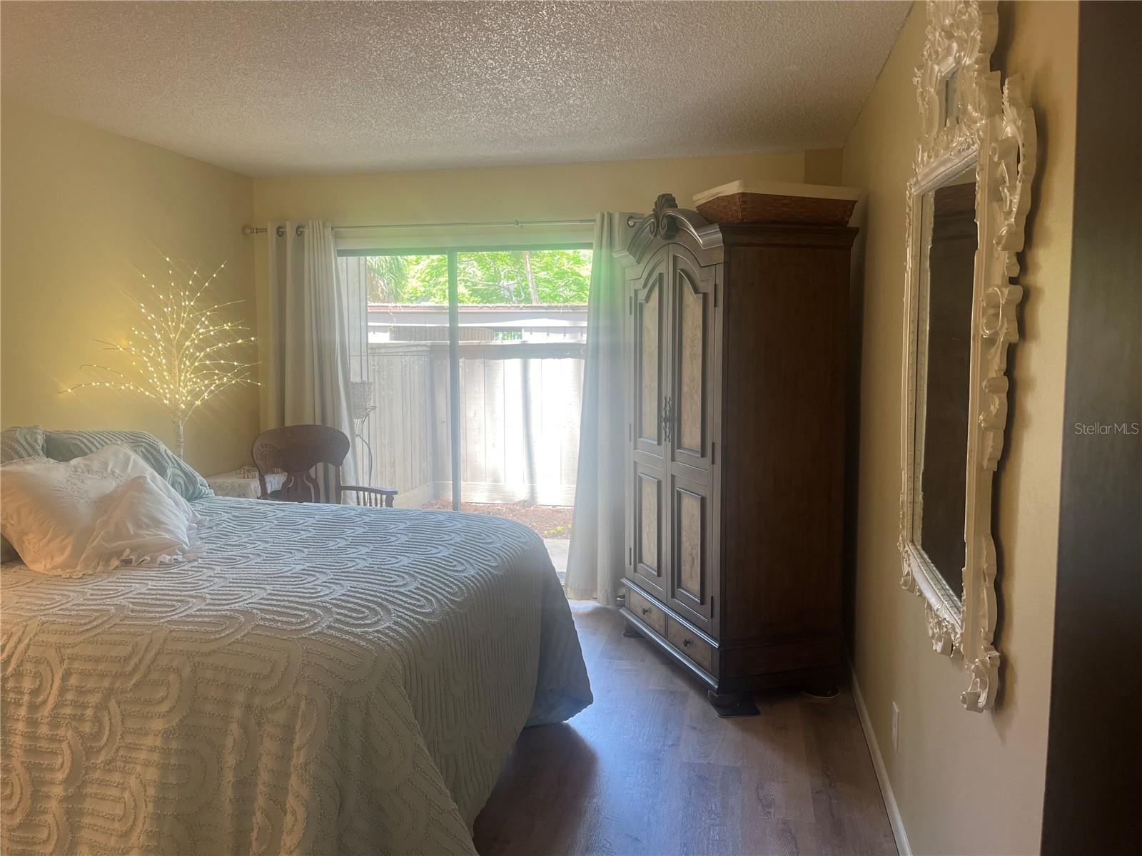 Image 33 of 43 For 112 Crown Oaks Way 112
