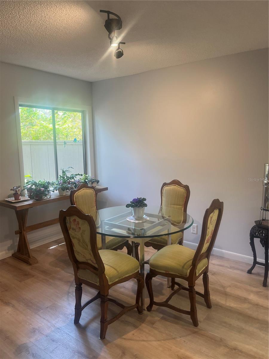 Image 6 of 43 For 112 Crown Oaks Way 112