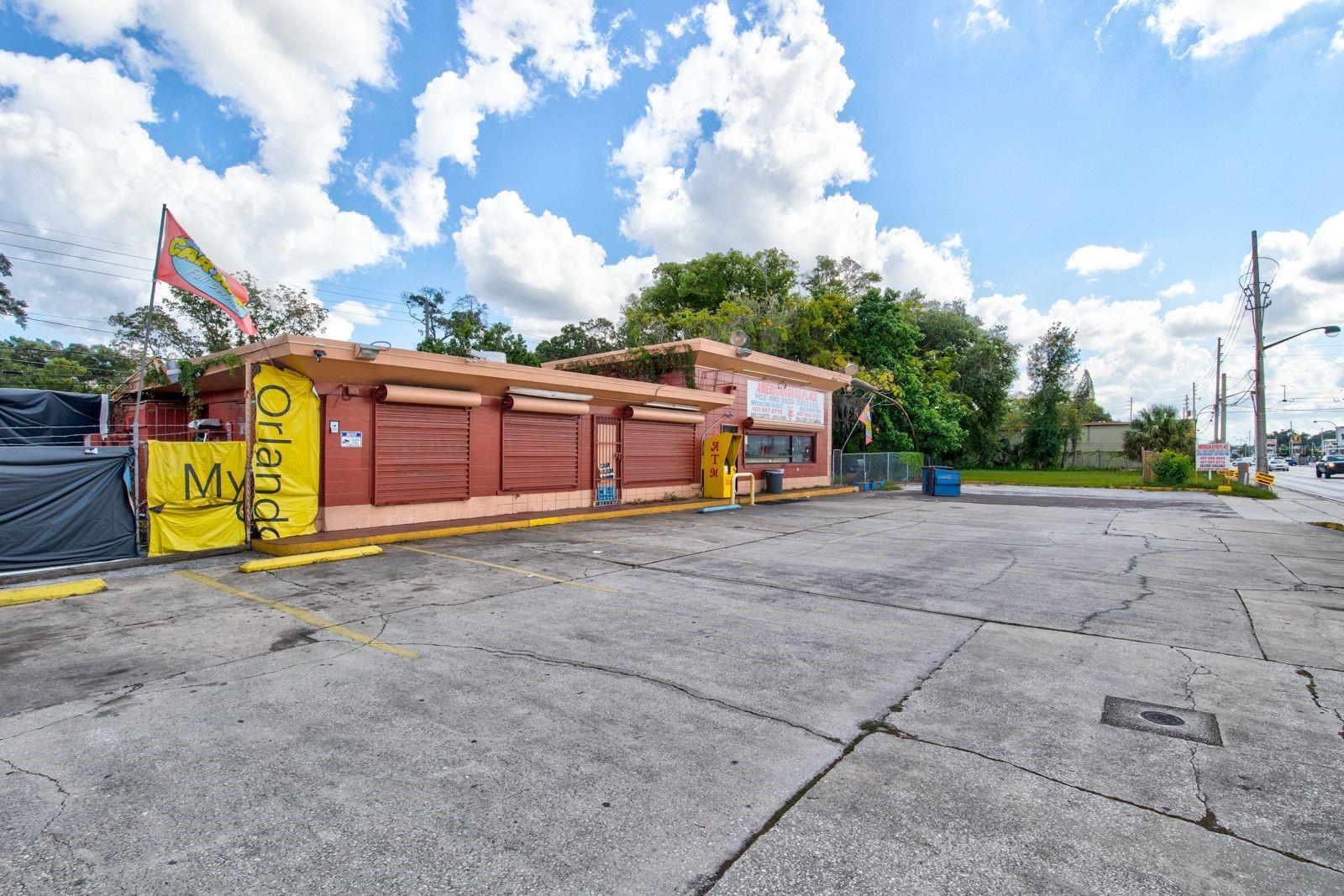 Listing photo id 1 for 707 Orange Blossom Trail