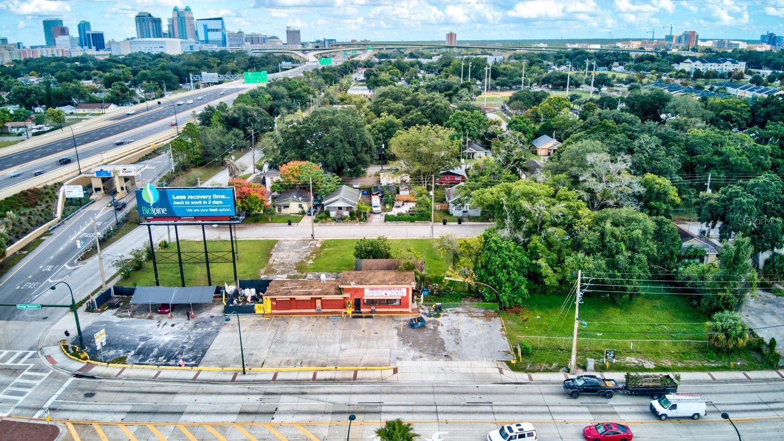 Listing photo id 6 for 707 Orange Blossom Trail