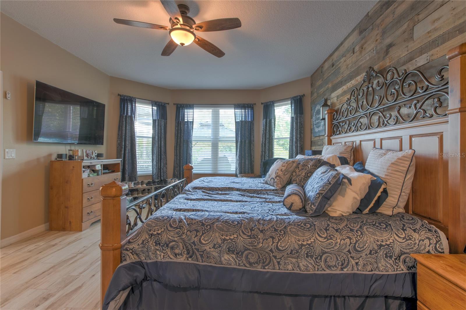 Image 17 of 43 For 269 Englenook Drive
