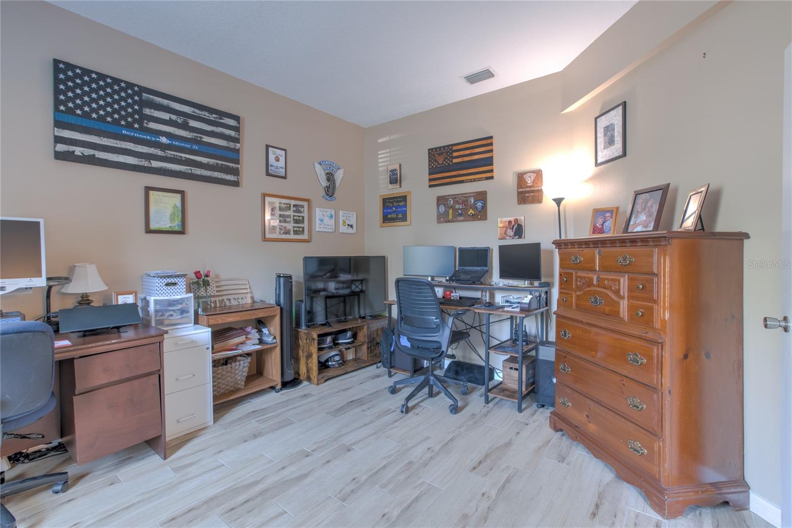 Image 8 of 43 For 269 Englenook Drive