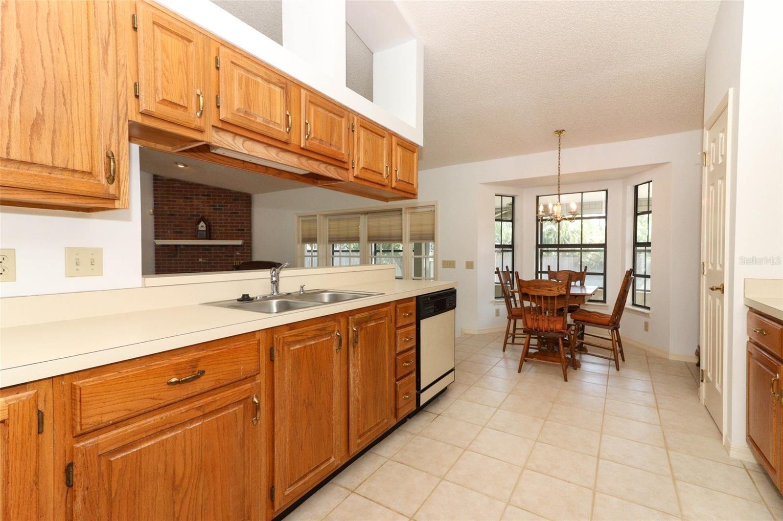 Image 14 of 72 For 7703 Pine Vista Court