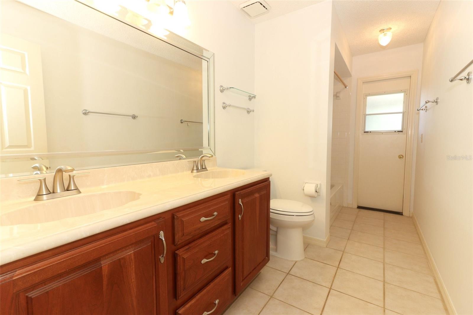 Image 34 of 72 For 7703 Pine Vista Court