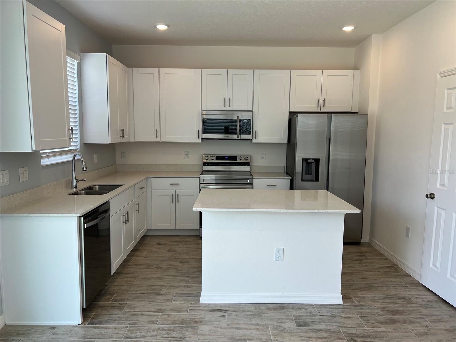 Image 4 of 19 For 1336 Stockwell Avenue