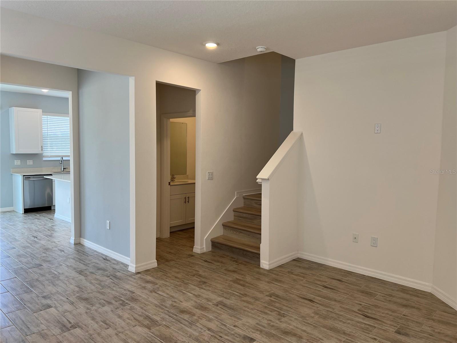Image 7 of 19 For 1336 Stockwell Avenue