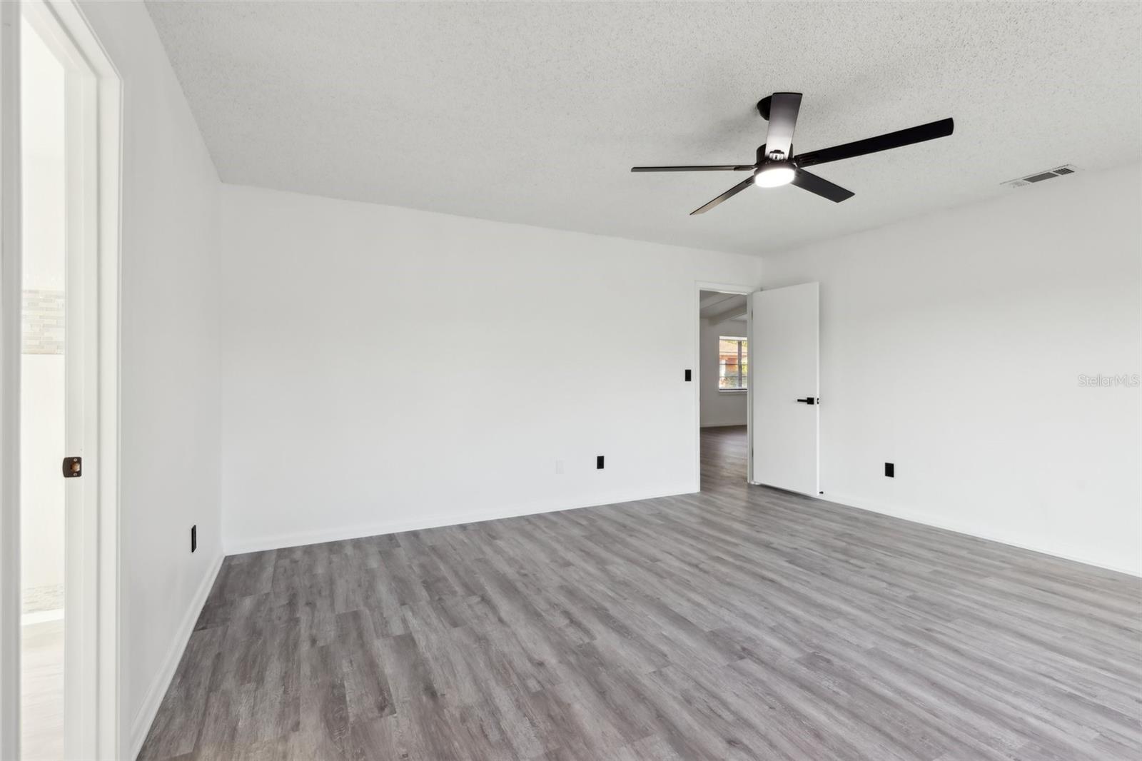 Image 21 of 38 For 4510 Bonanza Street