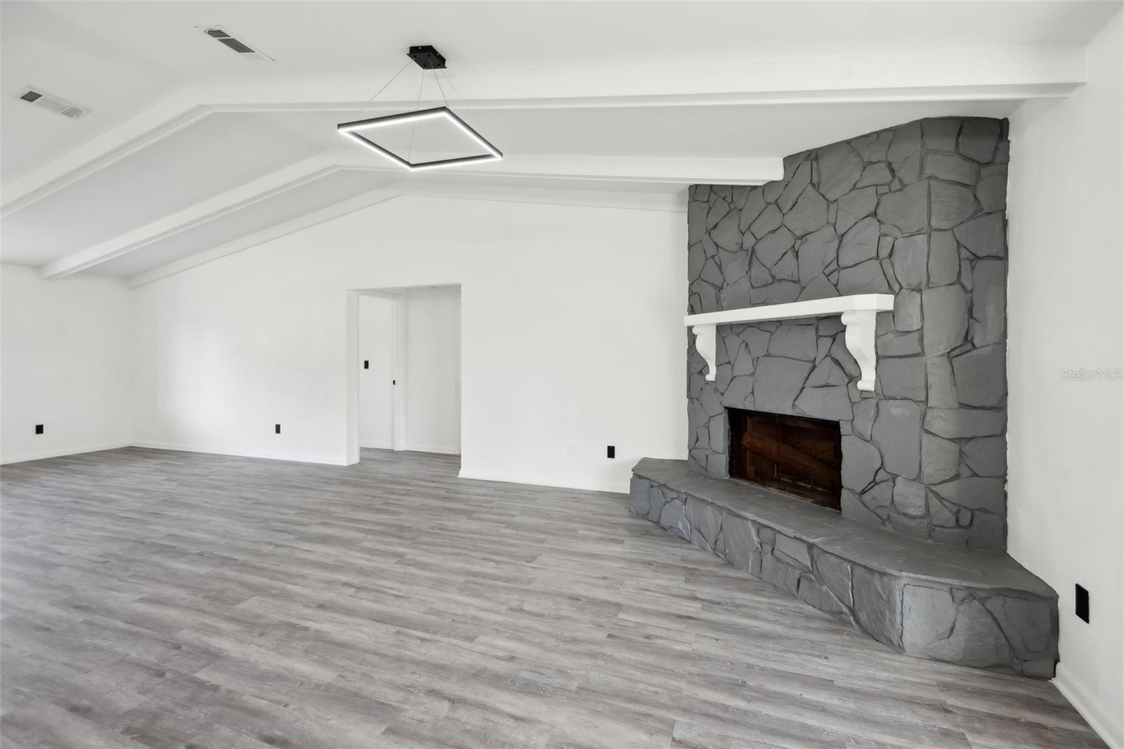 Image 8 of 38 For 4510 Bonanza Street