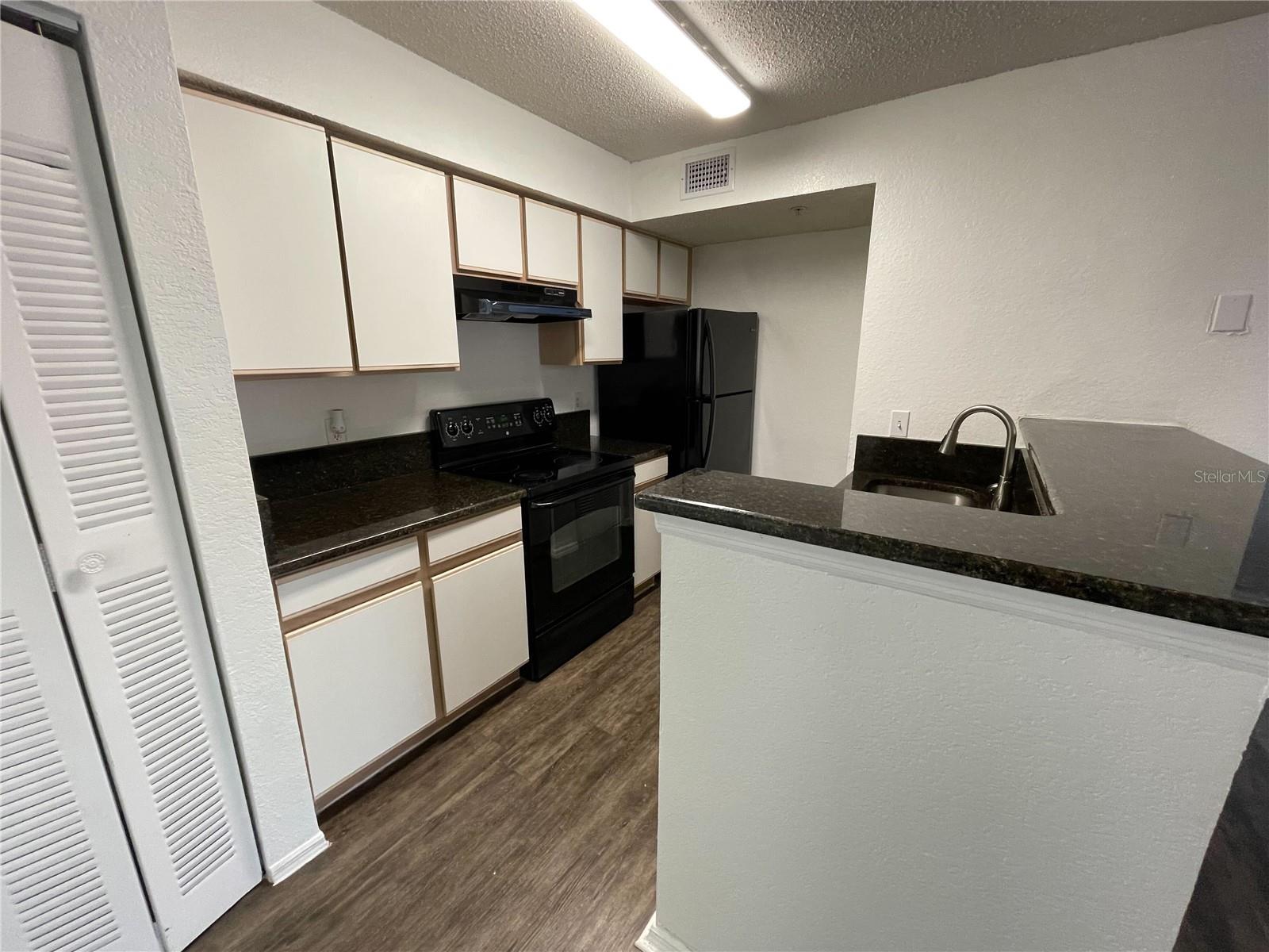 Image 4 of 13 For 2202 Key West Court 616