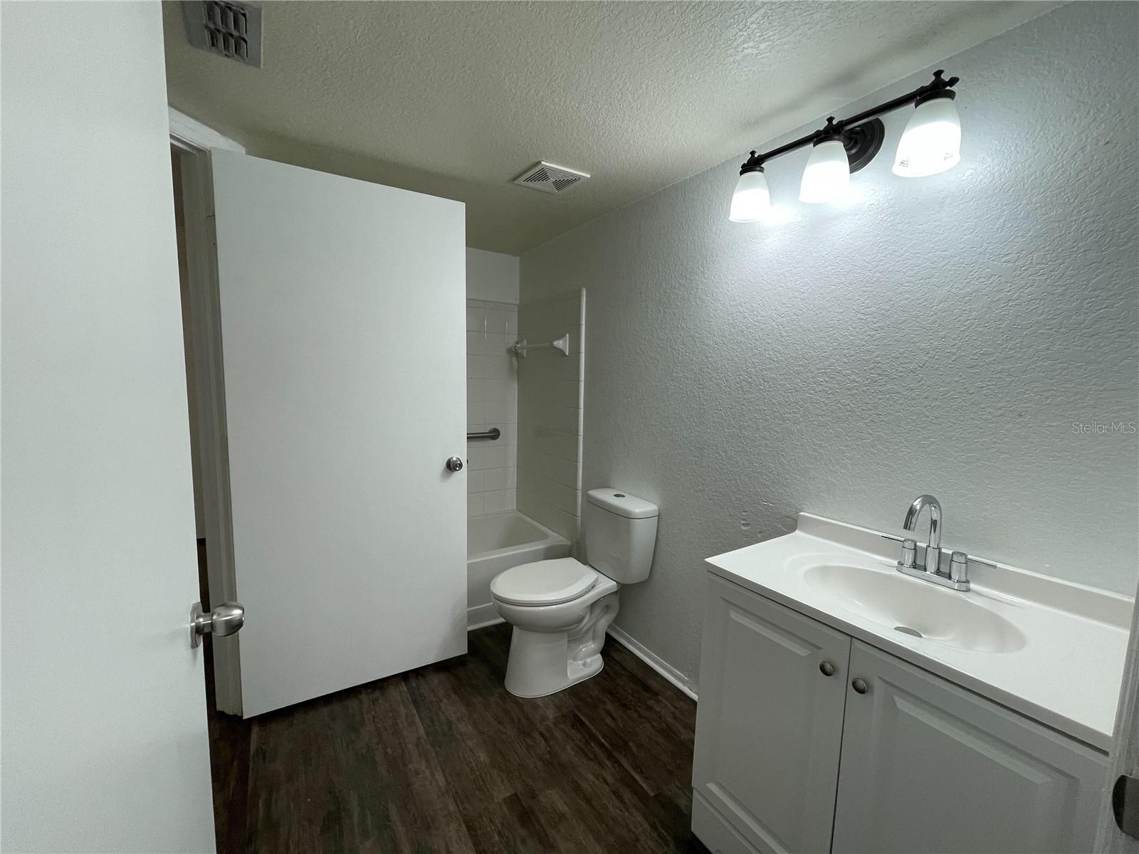 Image 7 of 13 For 2202 Key West Court 616