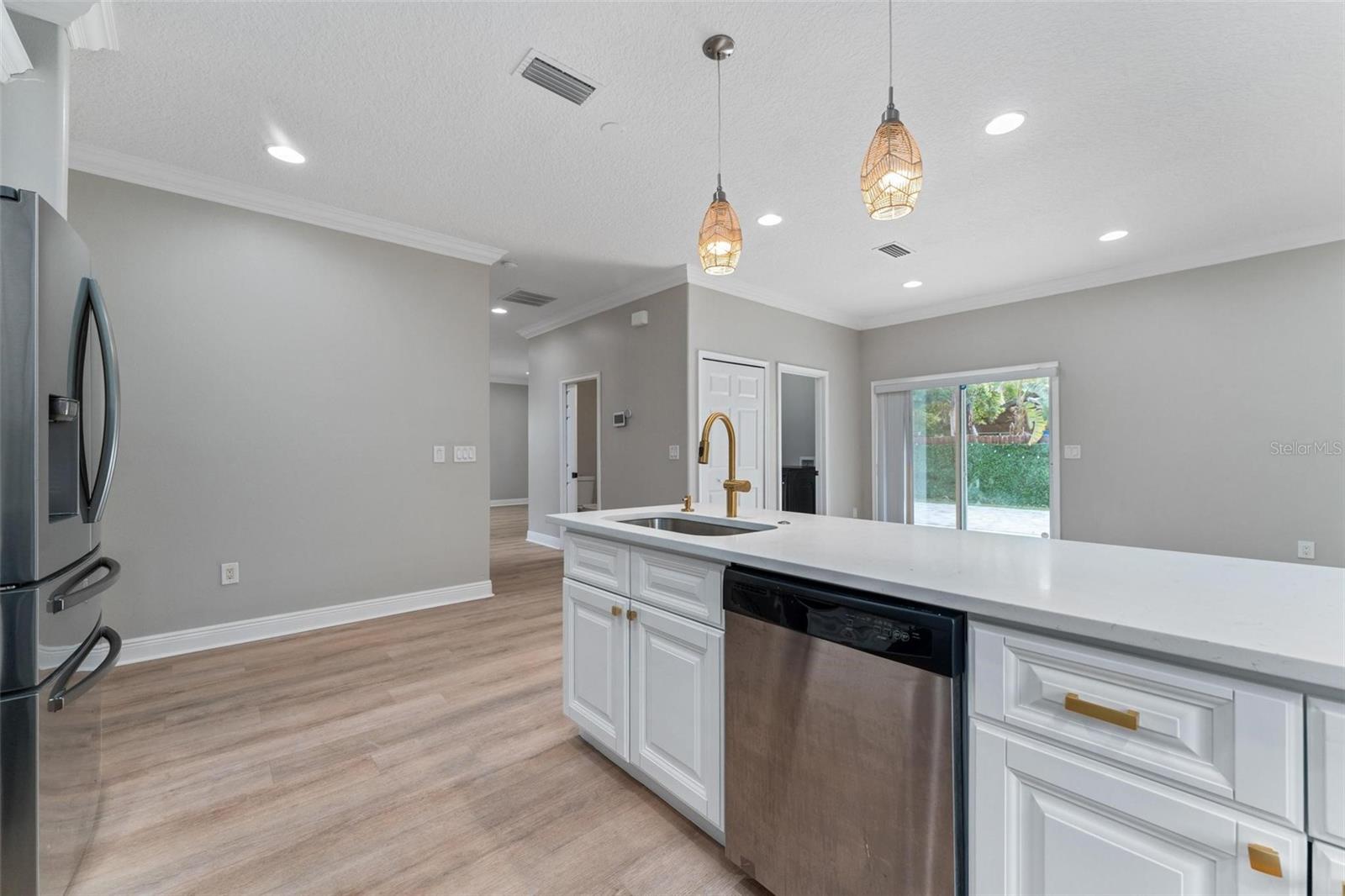 Image 15 of 51 For 1130 Hardy Avenue