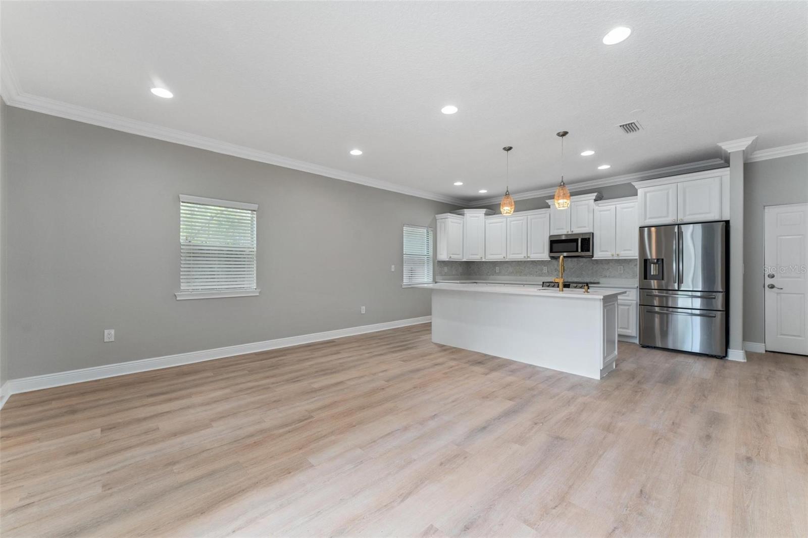 Image 17 of 51 For 1130 Hardy Avenue