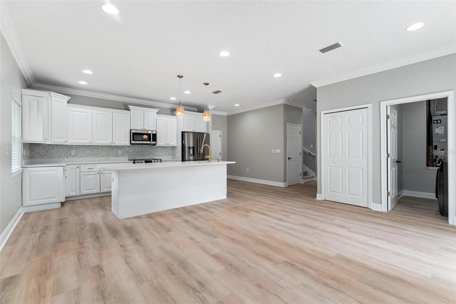 Image 18 of 51 For 1130 Hardy Avenue