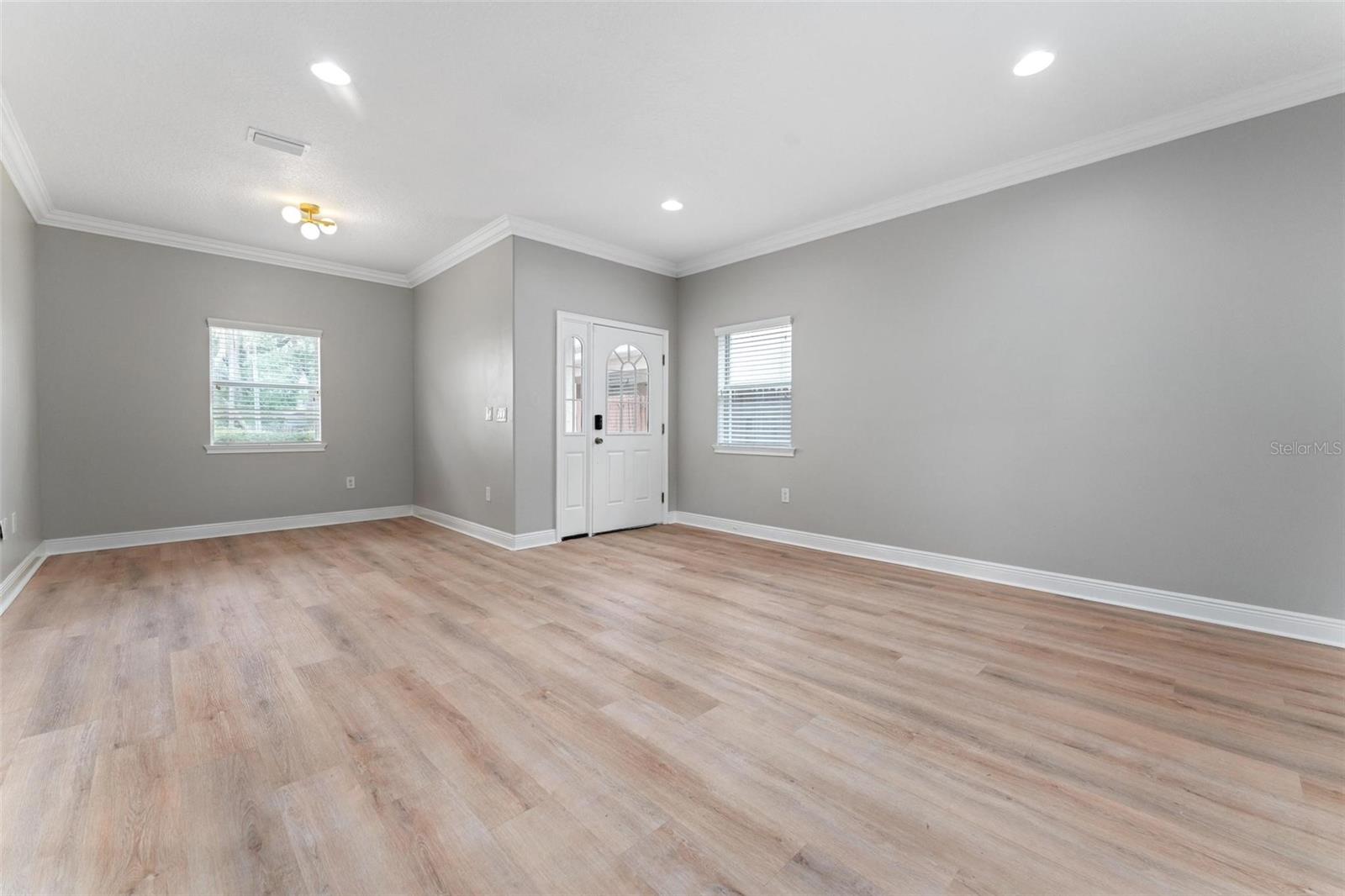 Image 6 of 51 For 1130 Hardy Avenue