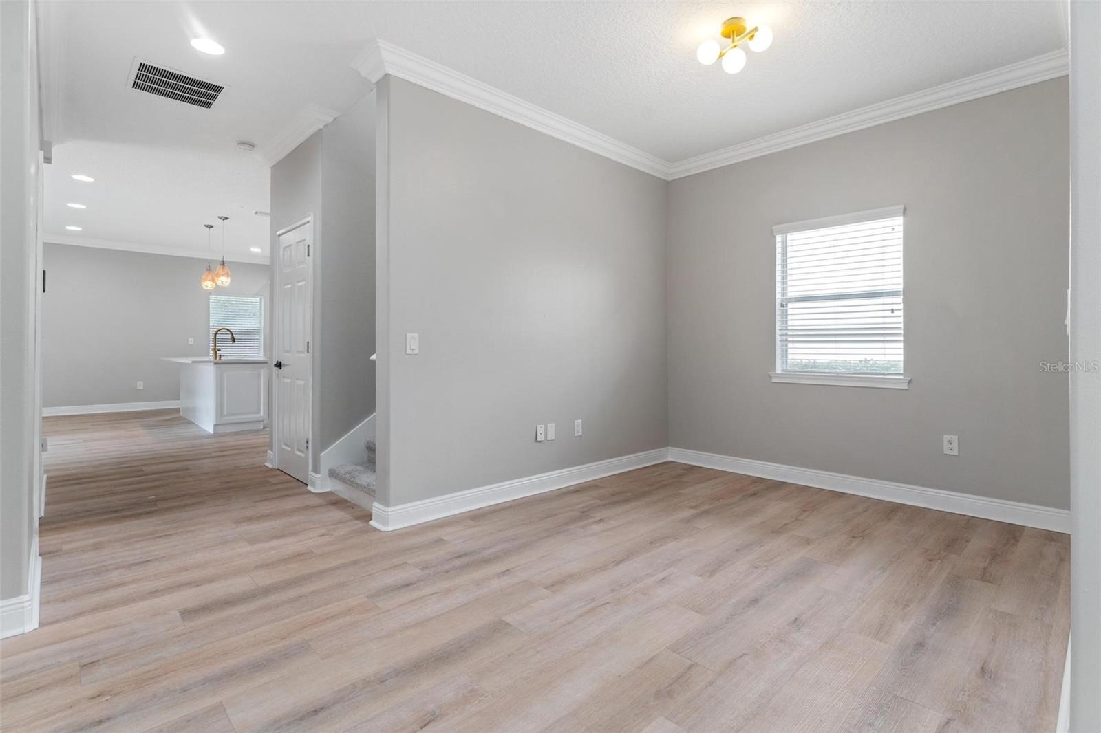 Image 7 of 51 For 1130 Hardy Avenue