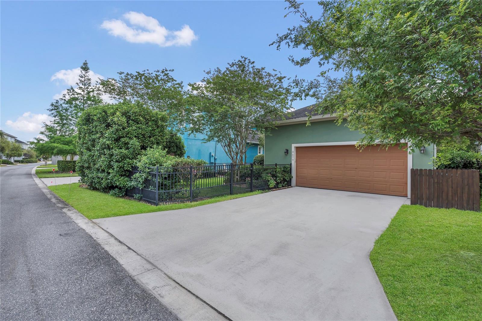 Image 29 of 77 For 8679 Laureate Boulevard