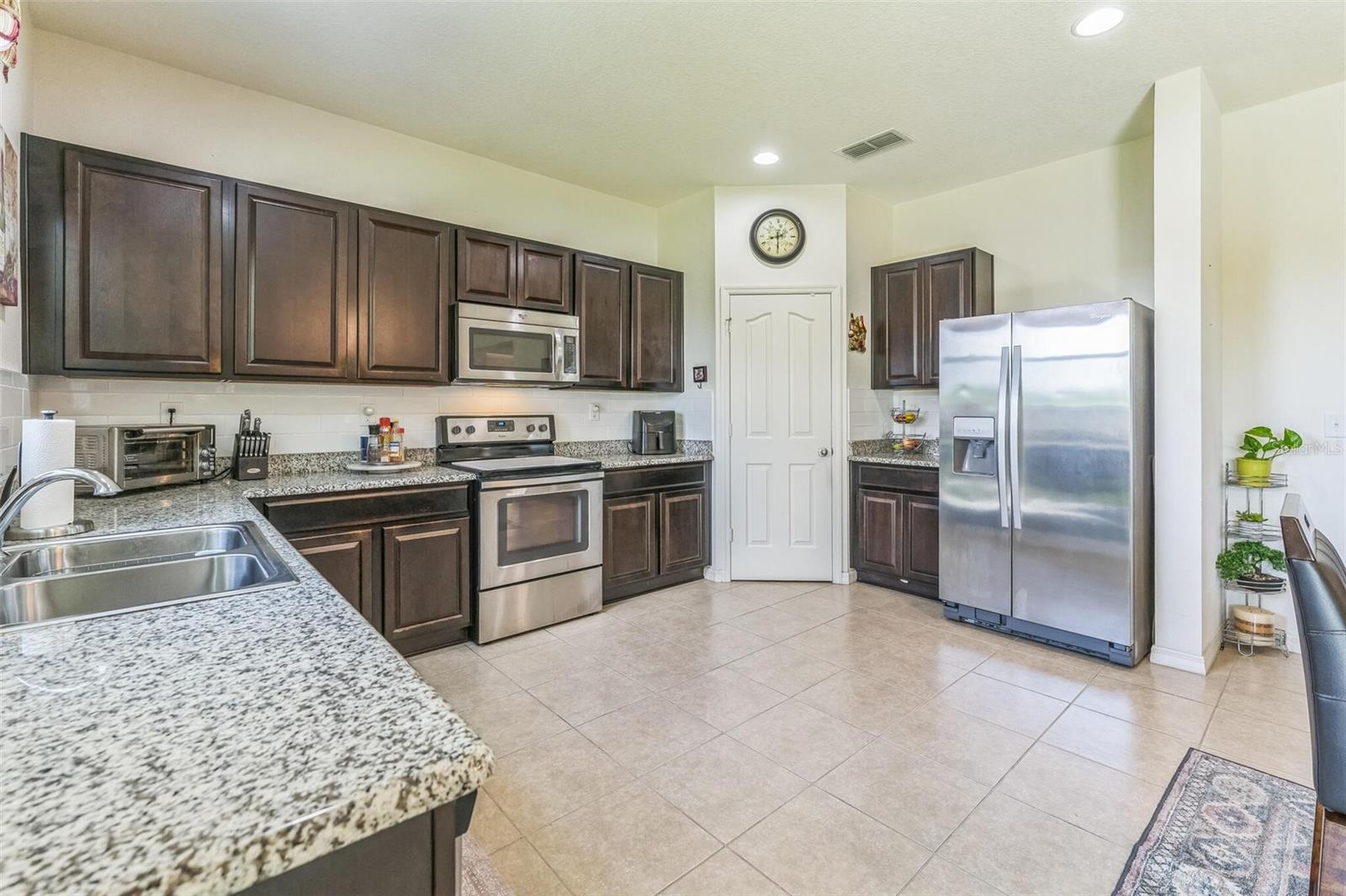 Image 28 of 48 For 2815 Shelburne Way