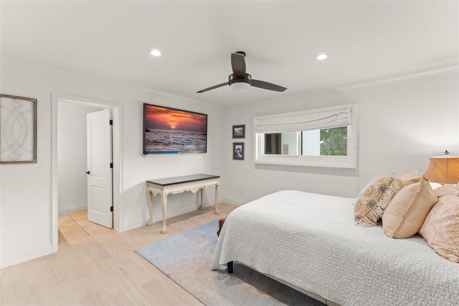 Image 17 of 33 For 8988 Houston Place 303