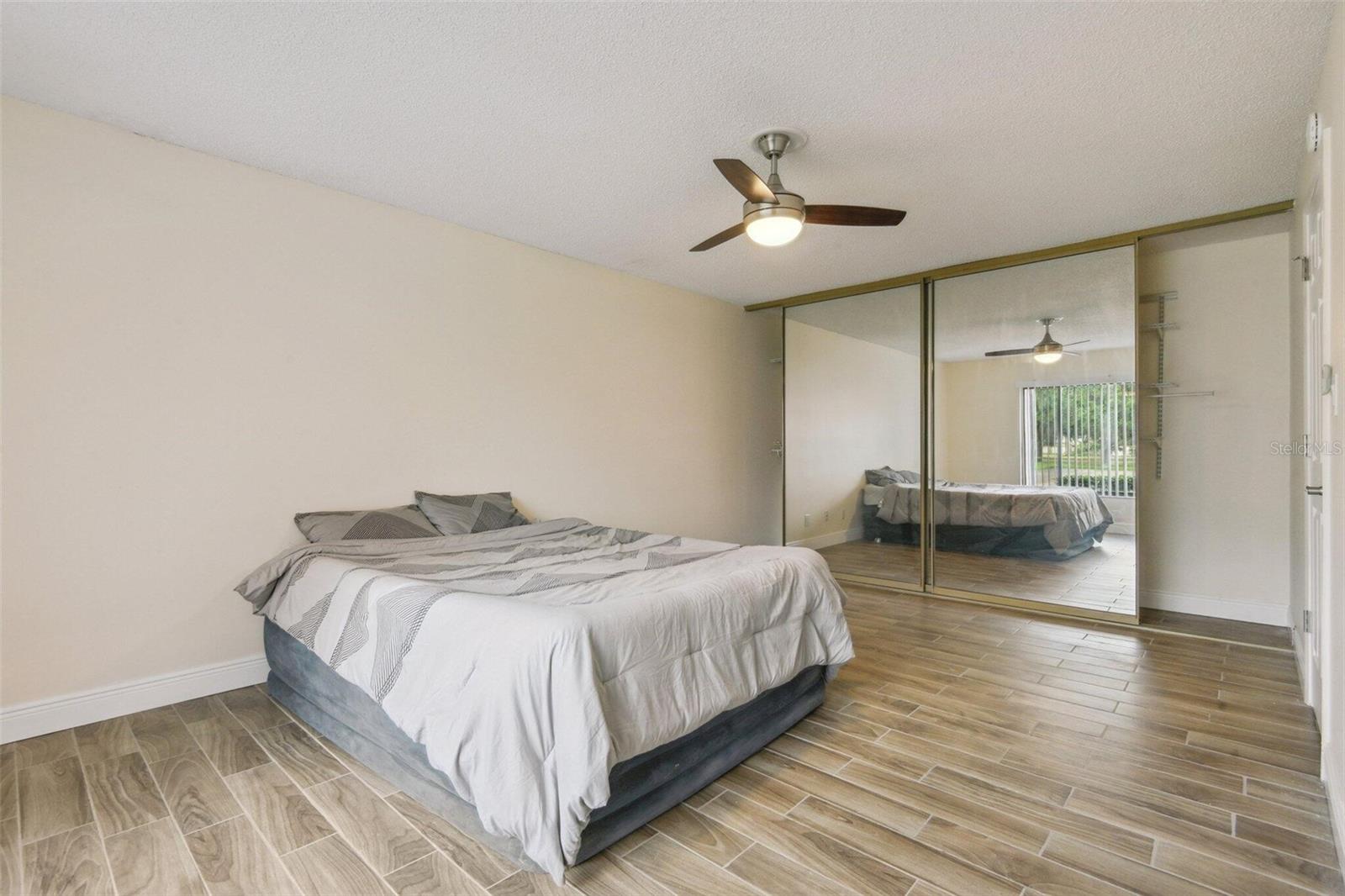Image 19 of 24 For 107 Seville Court N