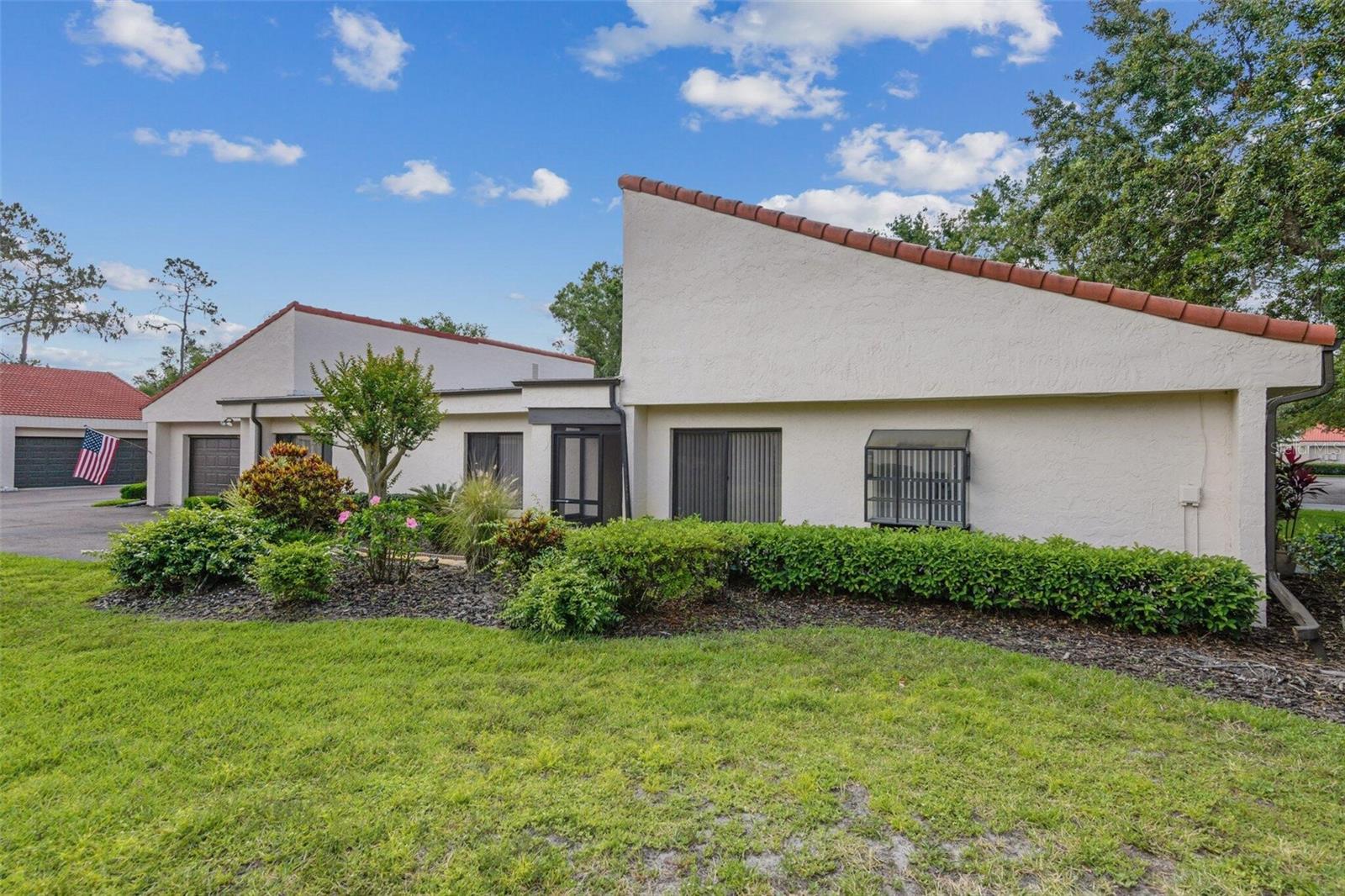 Image 3 of 24 For 107 Seville Court N