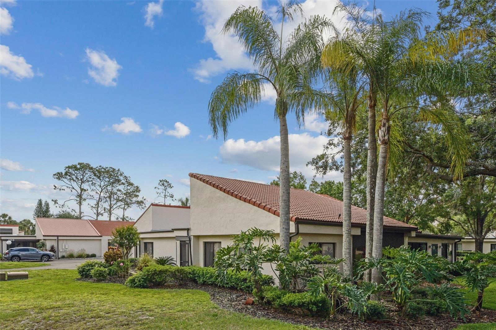 Image 4 of 24 For 107 Seville Court N
