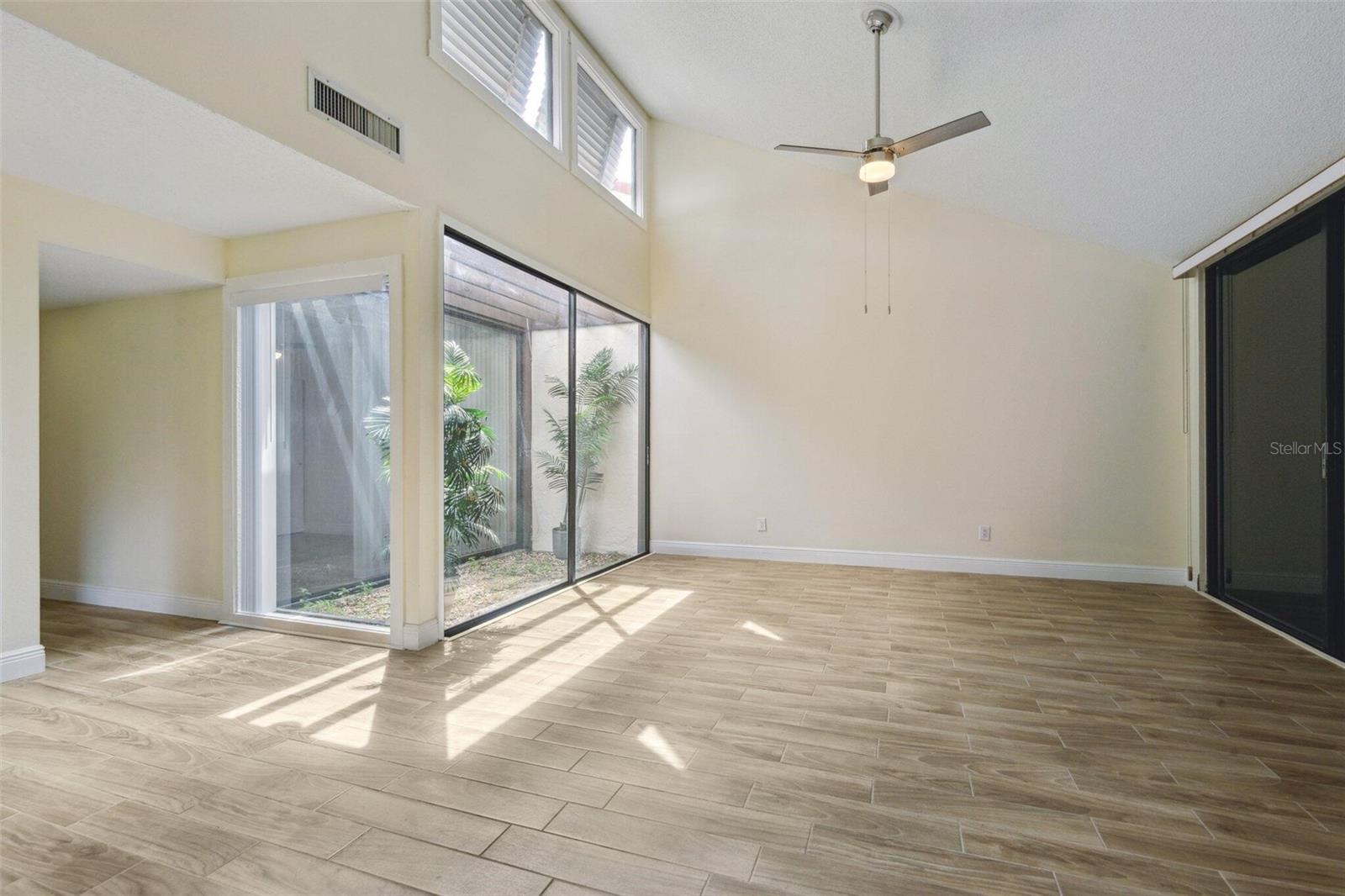 Image 7 of 24 For 107 Seville Court N