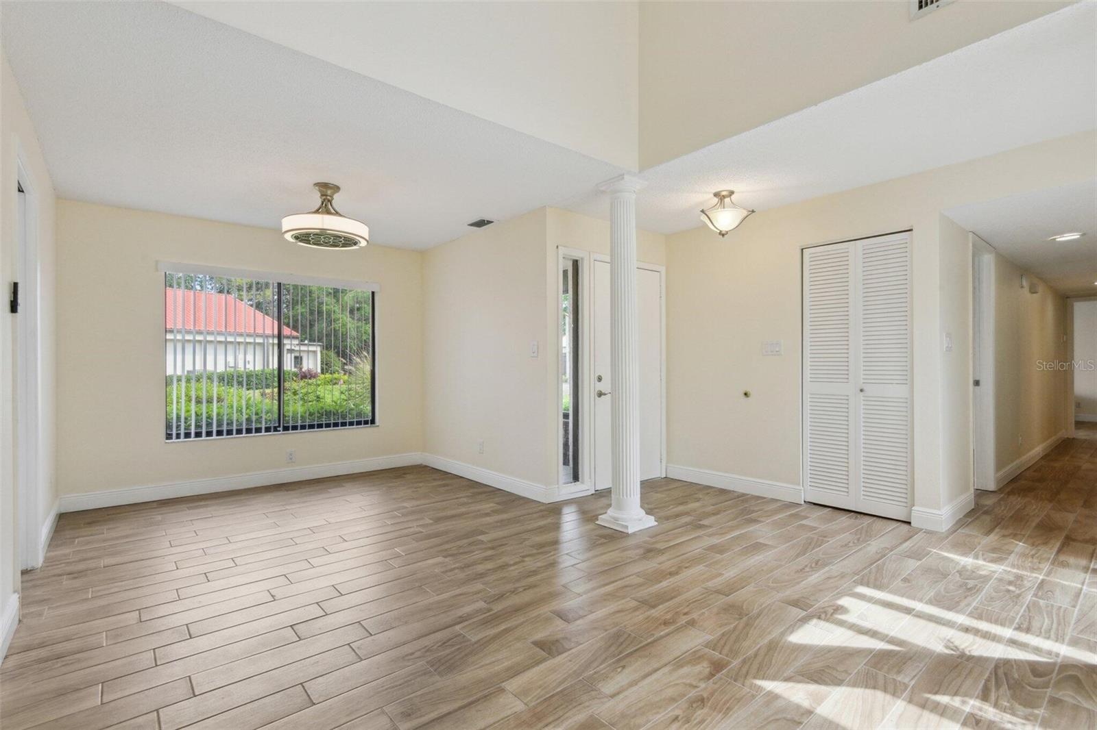 Image 9 of 24 For 107 Seville Court N