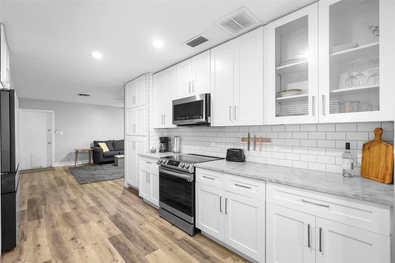 Image 11 of 51 For 412 Pinar Drive