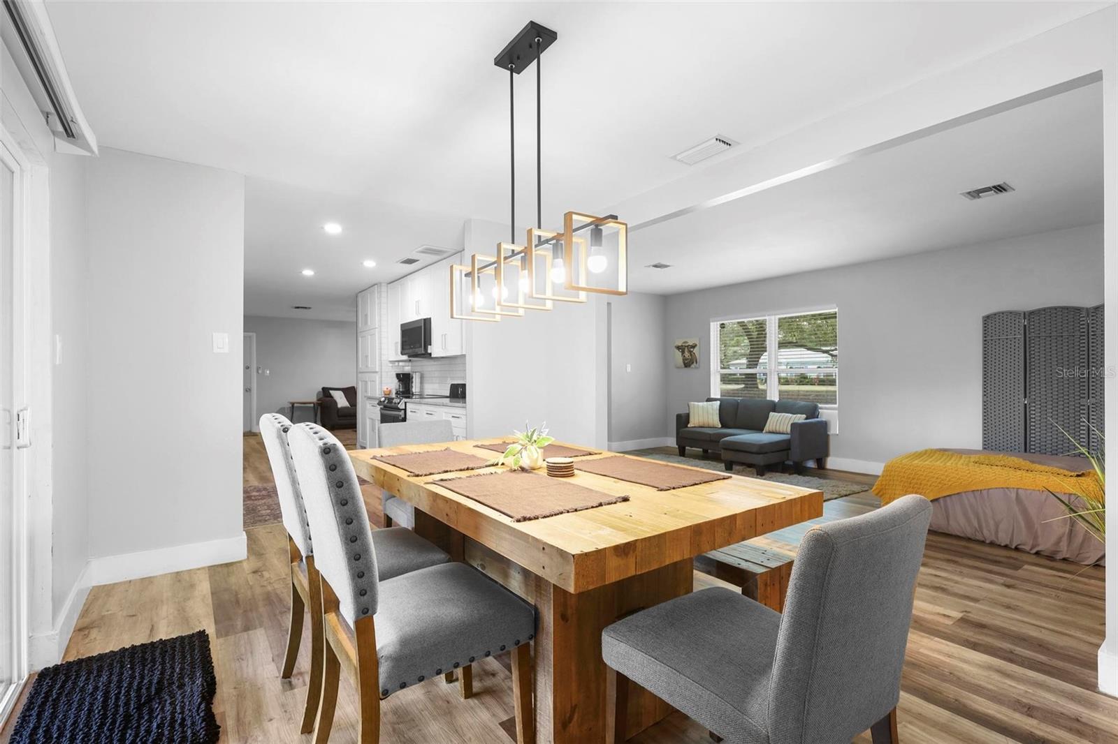 Image 12 of 51 For 412 Pinar Drive
