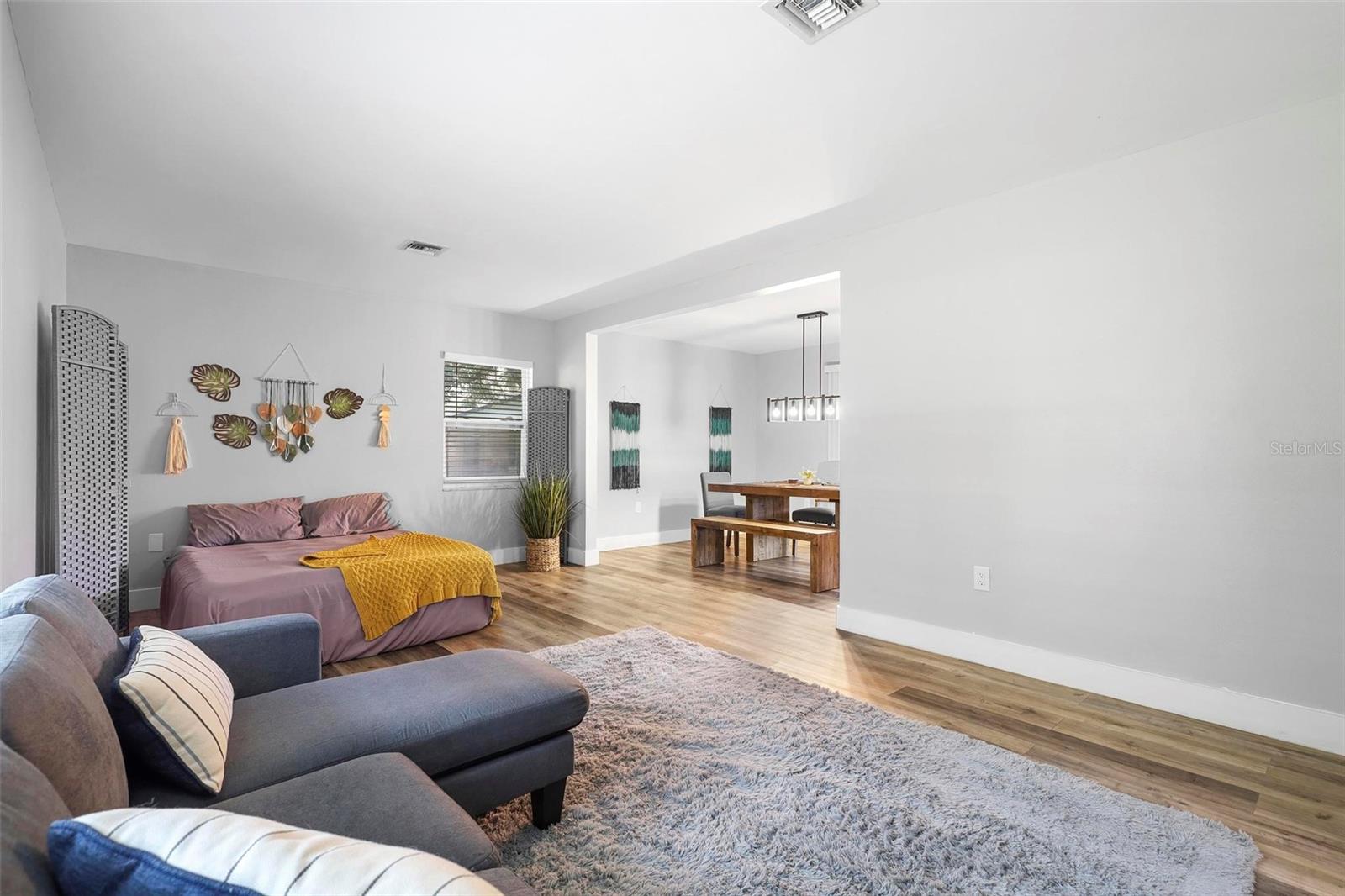 Image 16 of 51 For 412 Pinar Drive