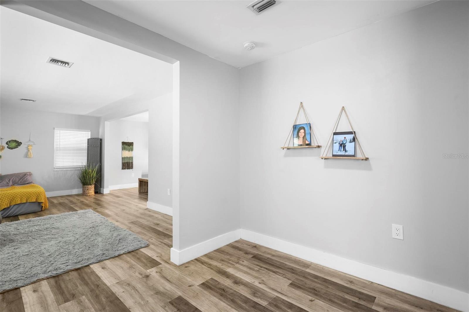 Image 20 of 51 For 412 Pinar Drive
