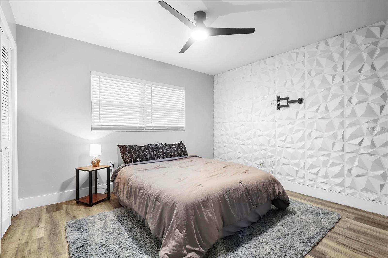 Image 32 of 51 For 412 Pinar Drive