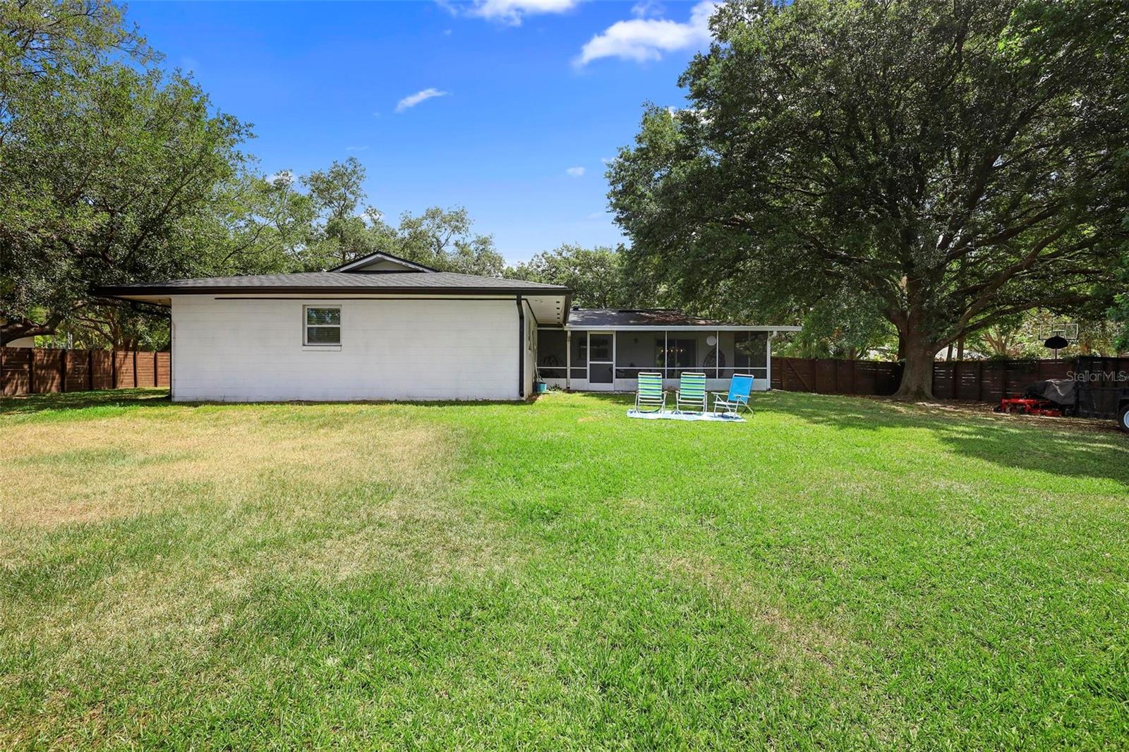 Image 37 of 51 For 412 Pinar Drive