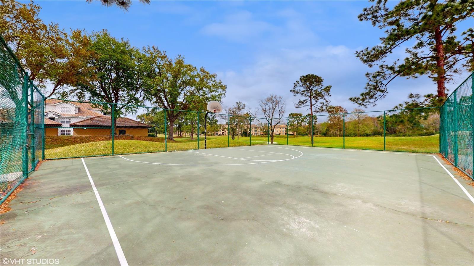 Image 15 of 28 For 13839 Fairway Island Drive 1116