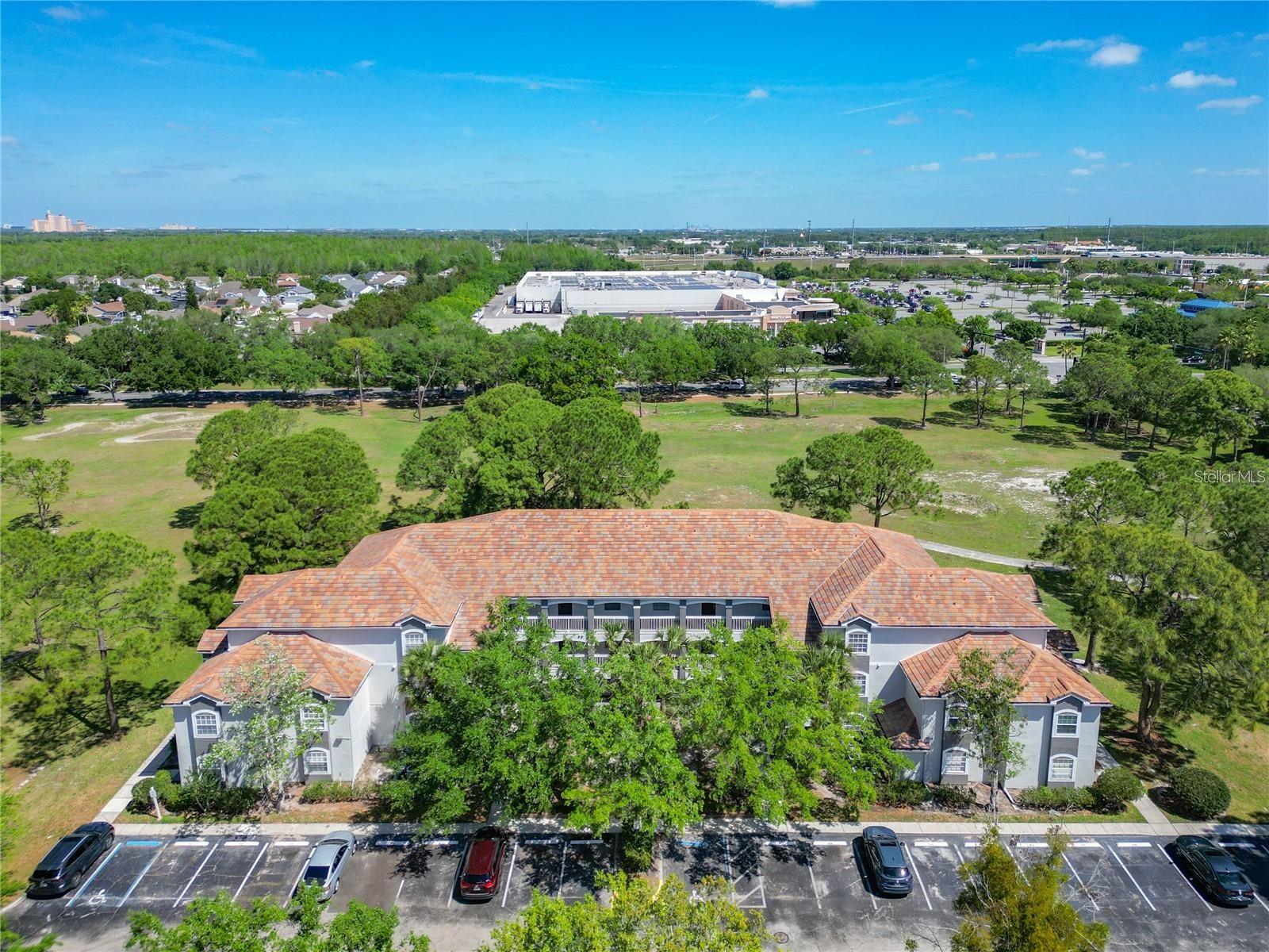 Image 24 of 28 For 13839 Fairway Island Drive 1116
