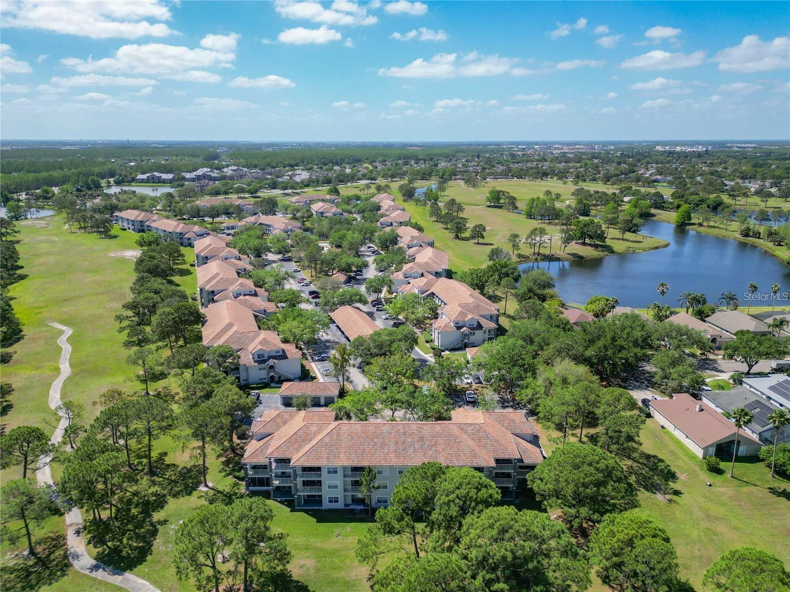 Image 26 of 28 For 13839 Fairway Island Drive 1116
