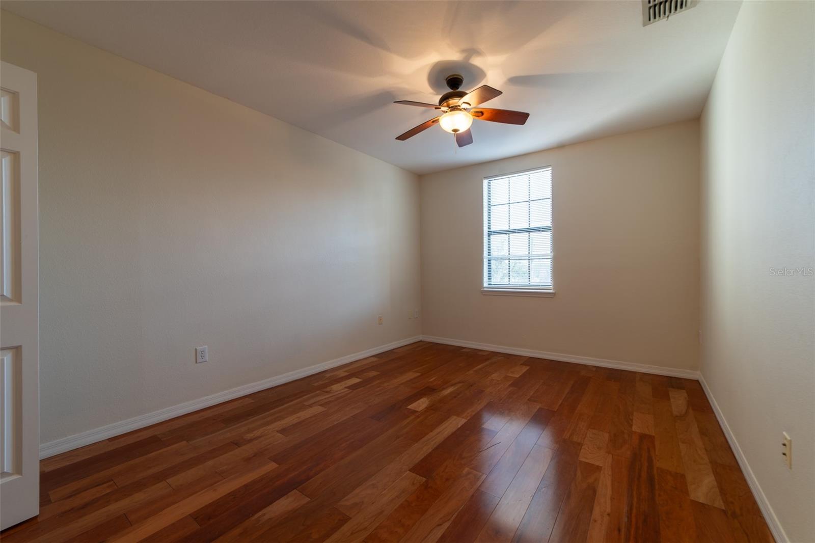 Image 17 of 39 For 5550 Michigan Street 3309