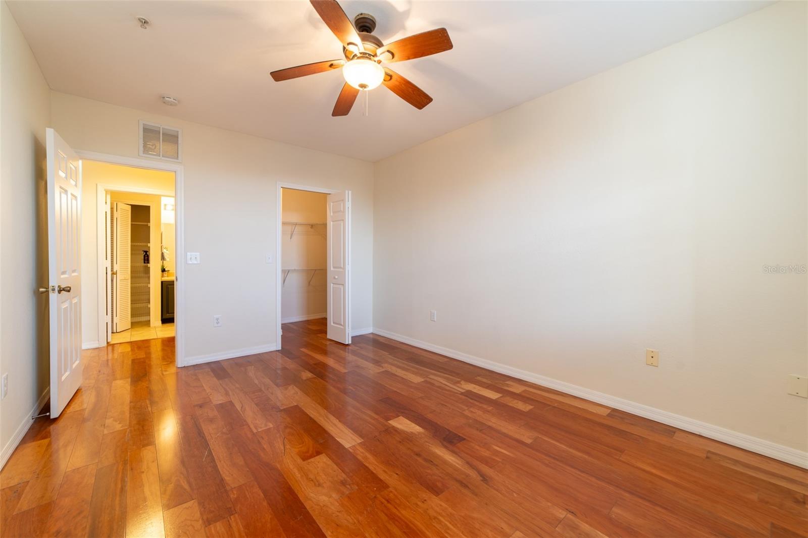Image 18 of 39 For 5550 Michigan Street 3309