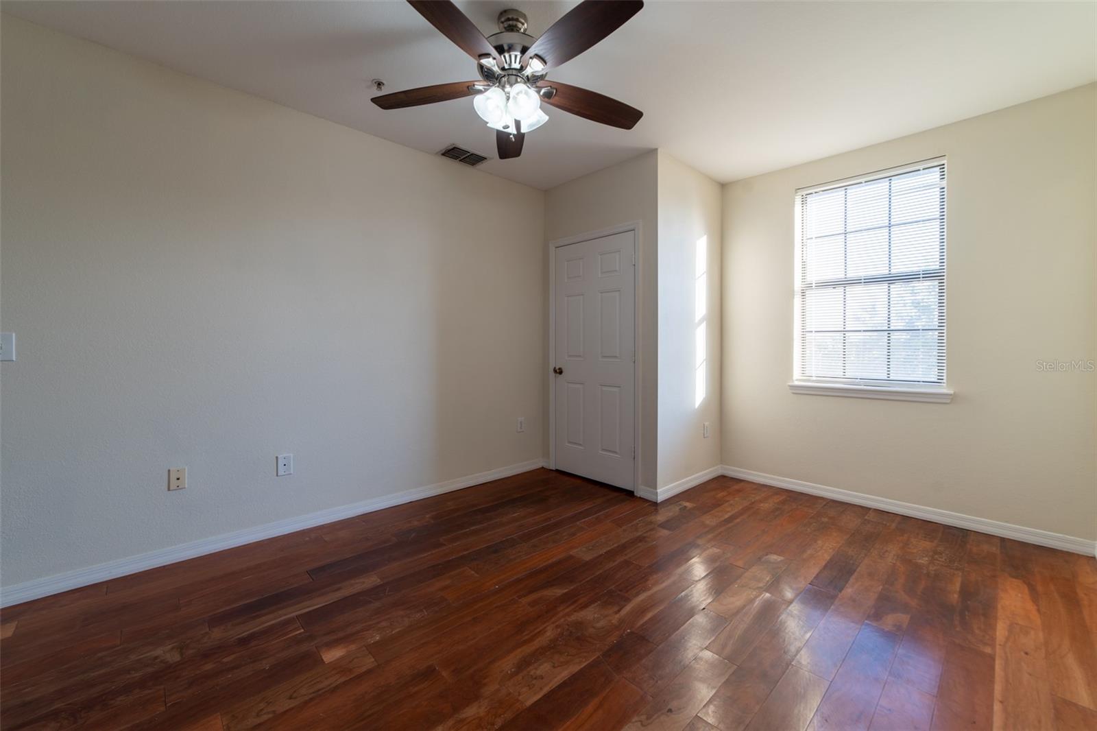 Image 24 of 39 For 5550 Michigan Street 3309